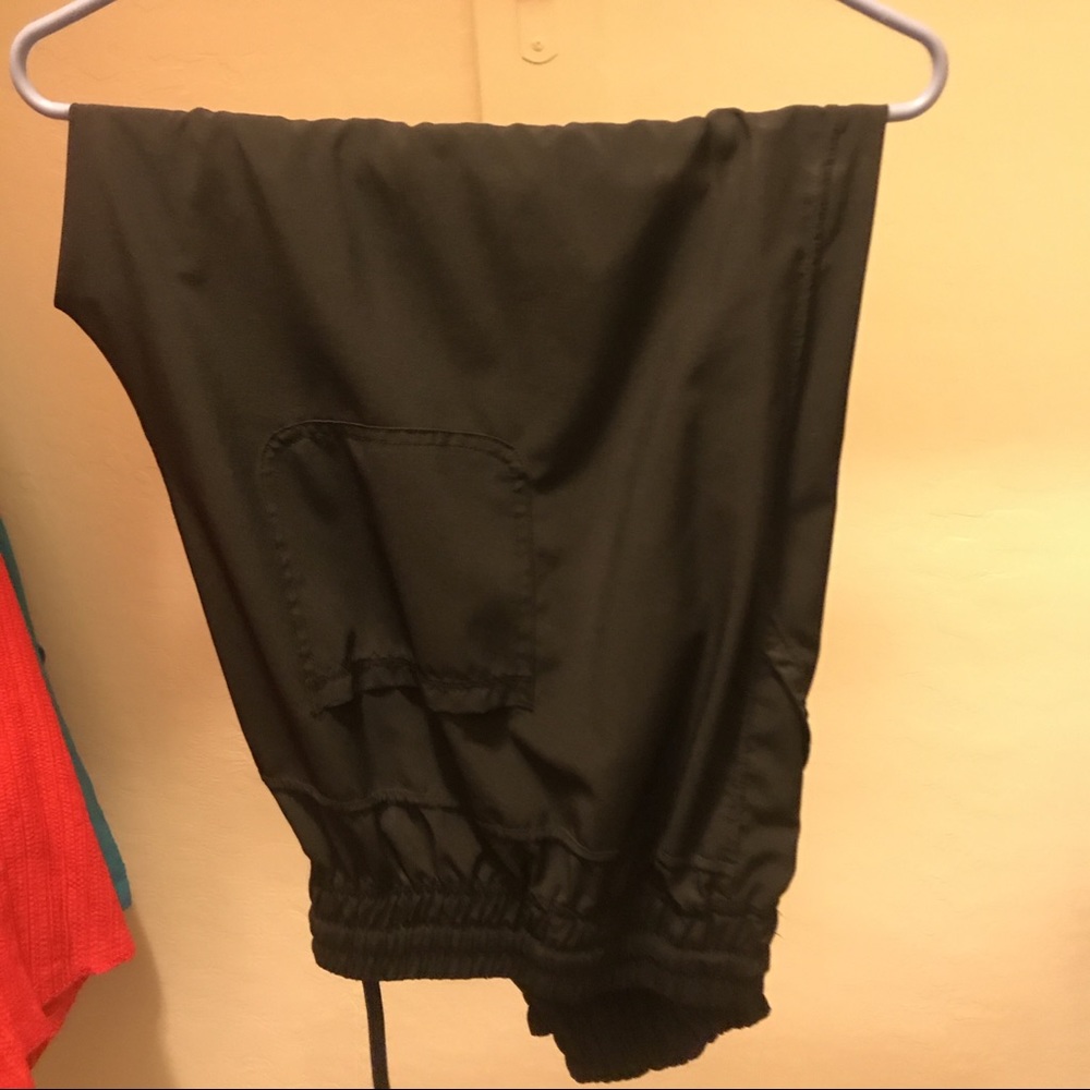 XXL, Black pants